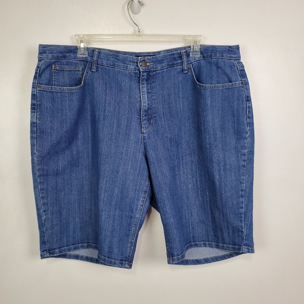 Jones New York Signature Gramercy Curvy Denim Jean Shorts Medium Wash Size 24W